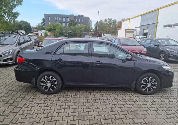 Toyota Corolla cena 19926 przebieg: 269000, rok produkcji 2011 z Poznań małe 79
